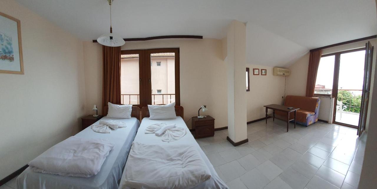 Lazur Hotel Ravda Exterior photo