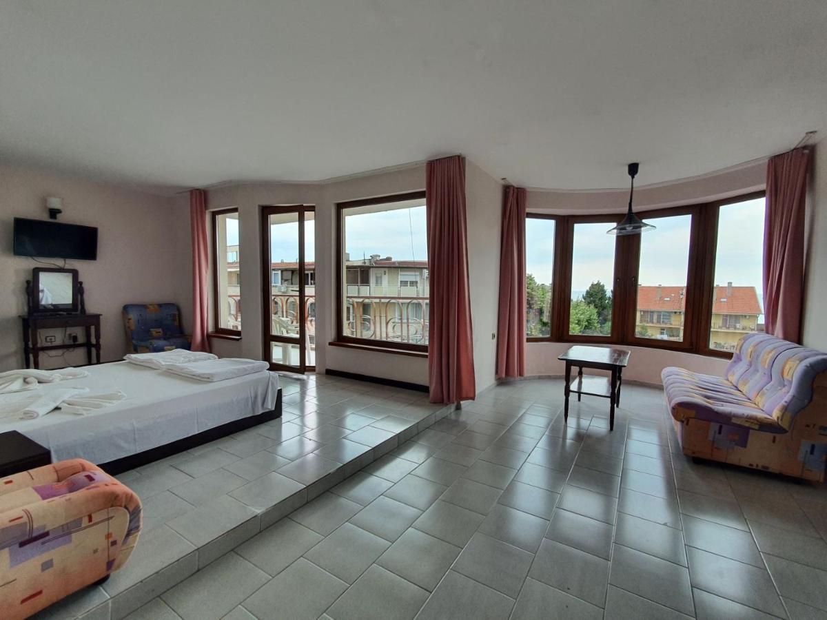 Lazur Hotel Ravda Exterior photo