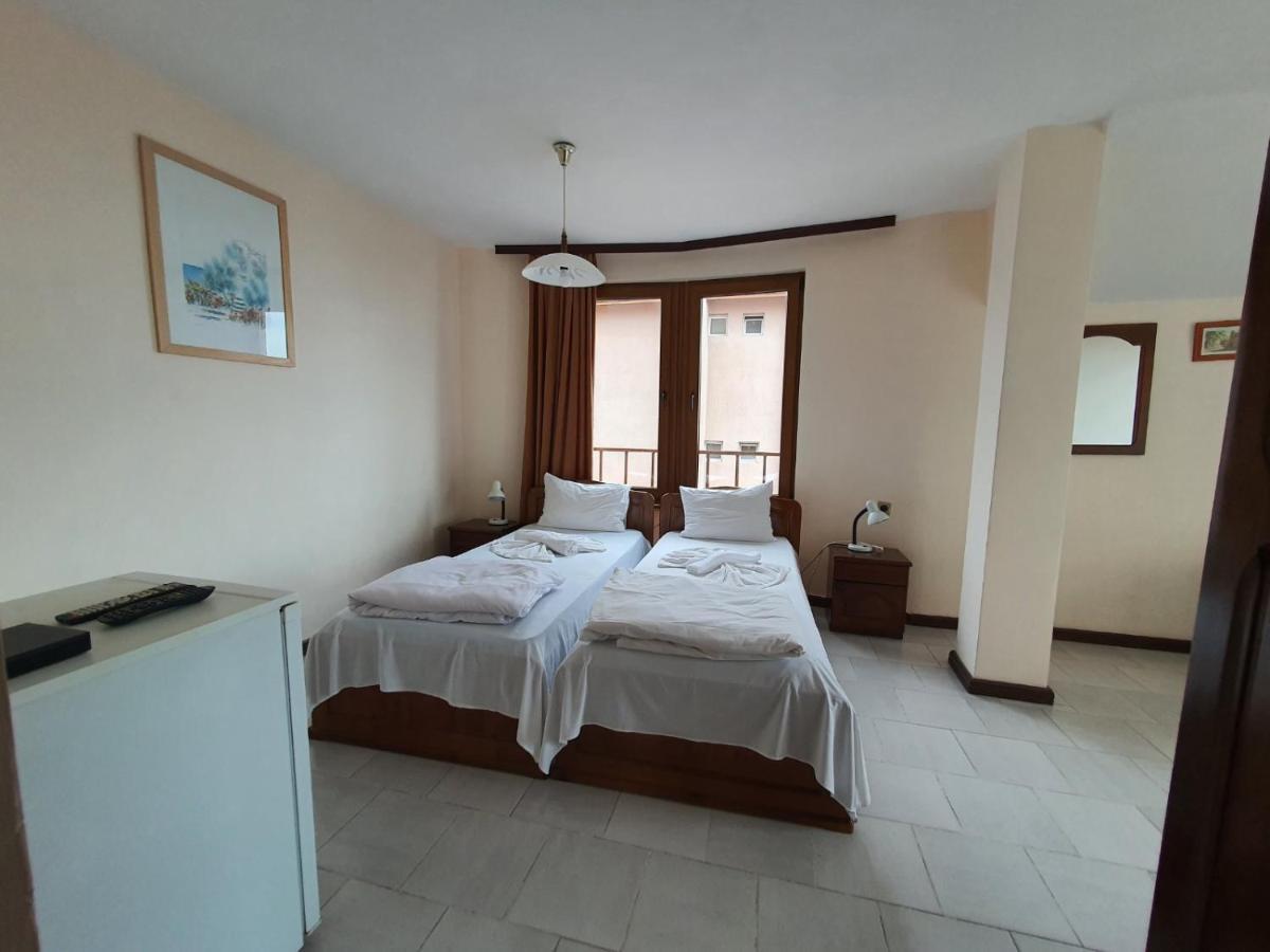 Lazur Hotel Ravda Exterior photo