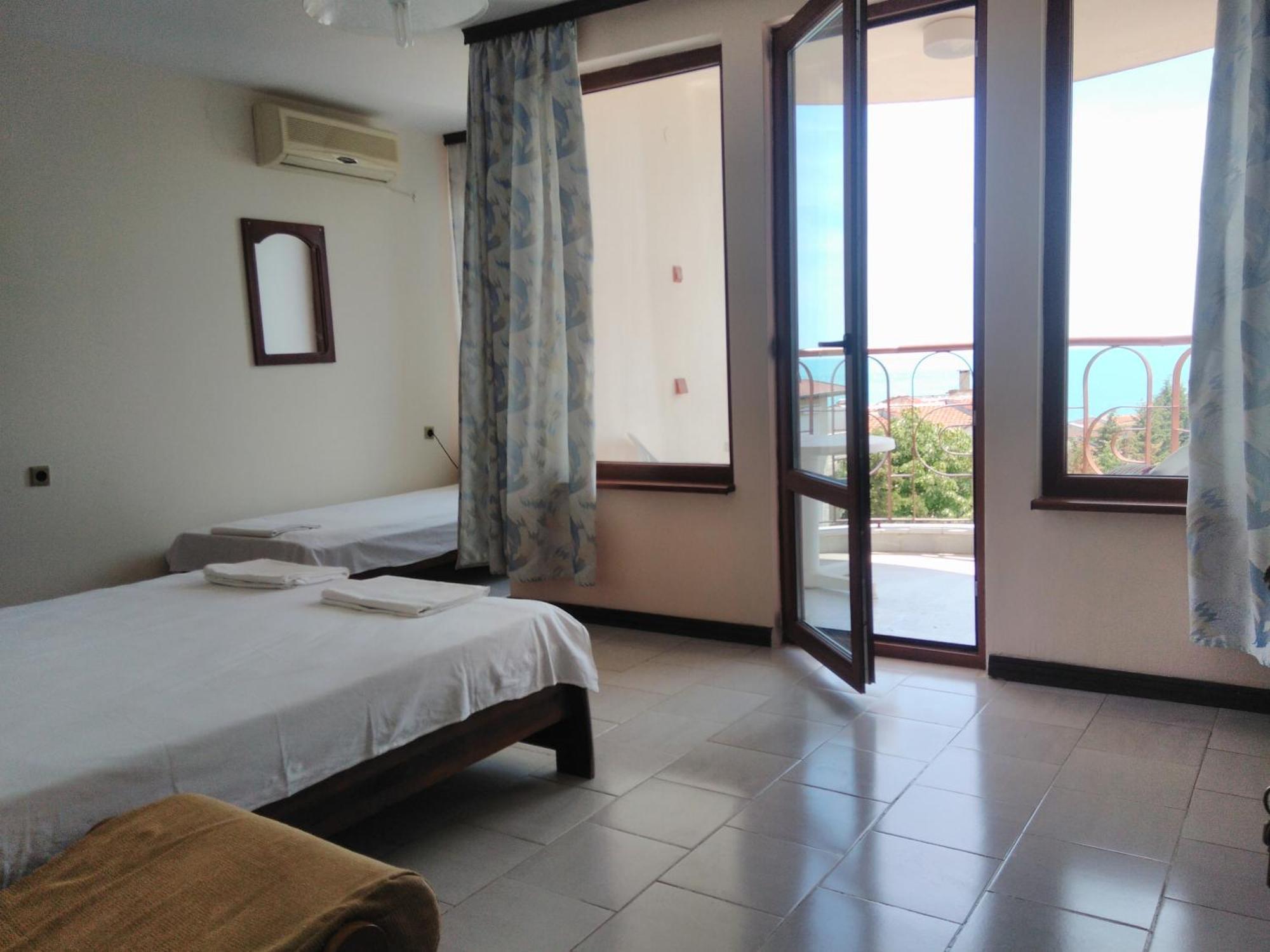 Lazur Hotel Ravda Exterior photo