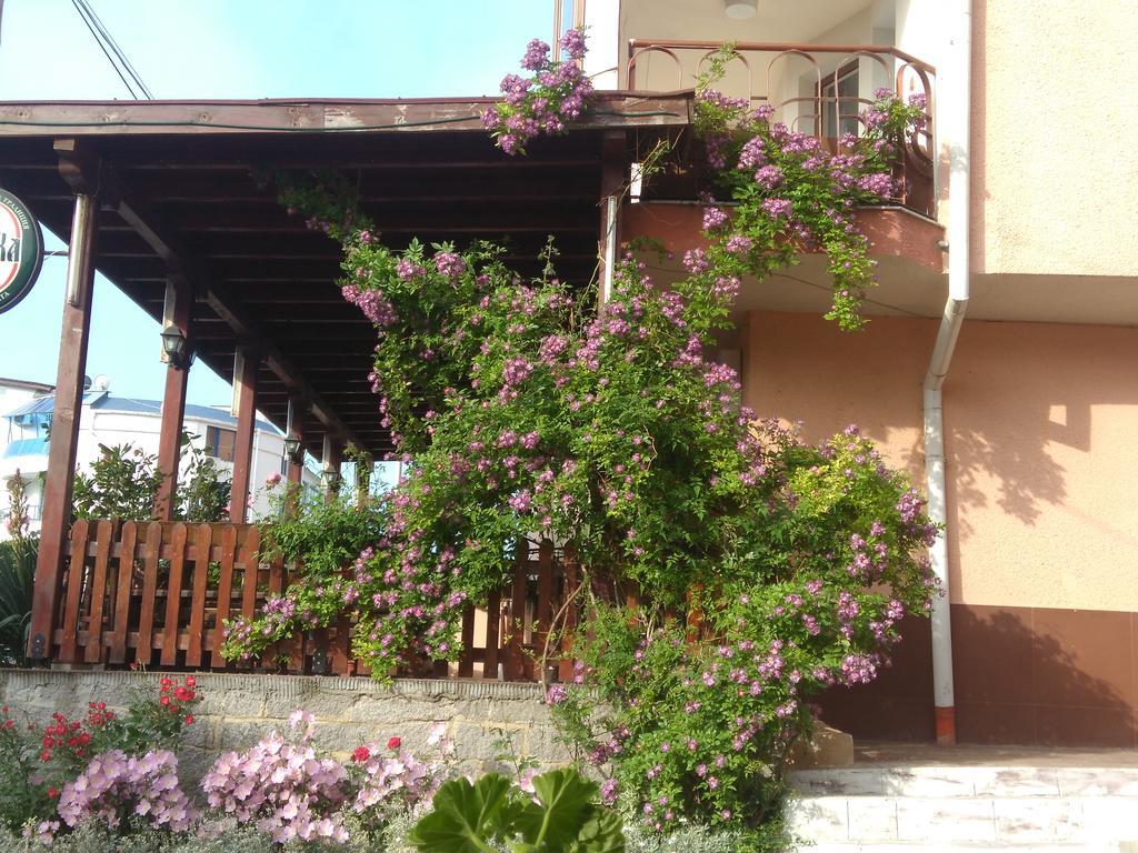 Lazur Hotel Ravda Exterior photo